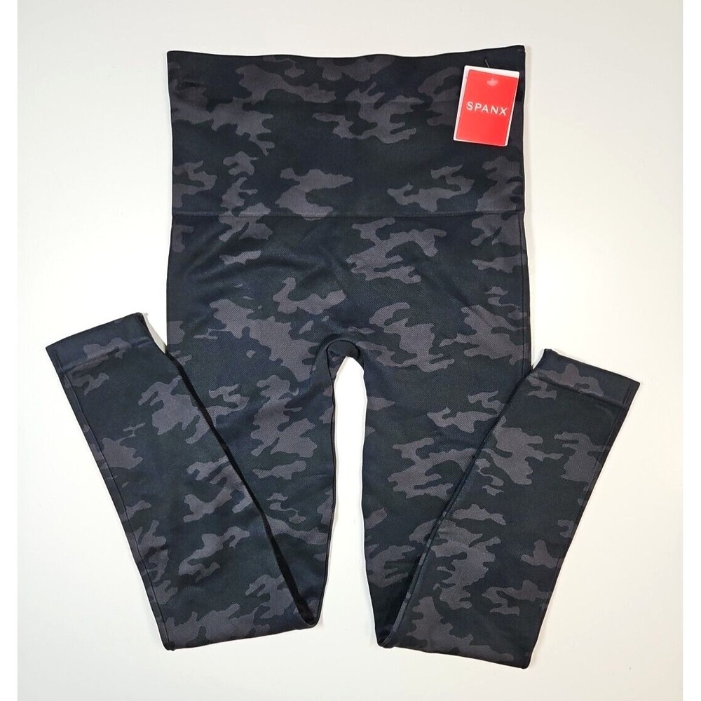 Spanx Look At Me Now High Waisted Seamless Black Camo Leggings Size Medium - NWT